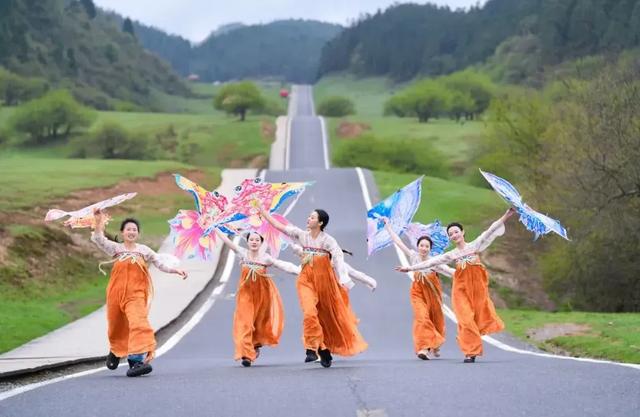 游重庆|这份攻略助你看球、出游两不误,速戳→