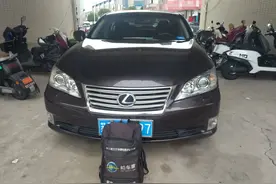 13年前的雷克萨斯ES还卖6万？新车都不加价了，二手车还这么贵？图片