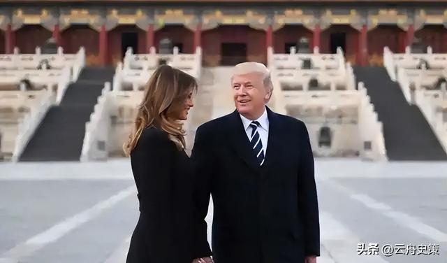 挂断中方电话后，特朗普像变了个人，北京阅兵典礼，该给他留个座