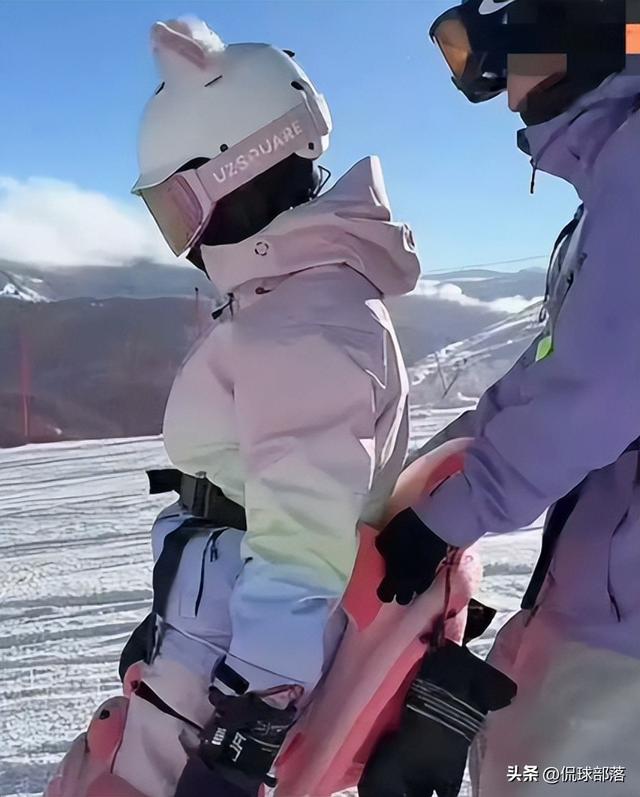 家宅争议刚过，全红婵就带伤现身新疆雪道	，她担心的事还是来了！