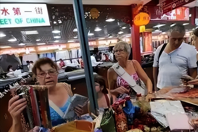 大量美国游客涌入中国，玩了几天后，不吹不黑，中国比美国强多了