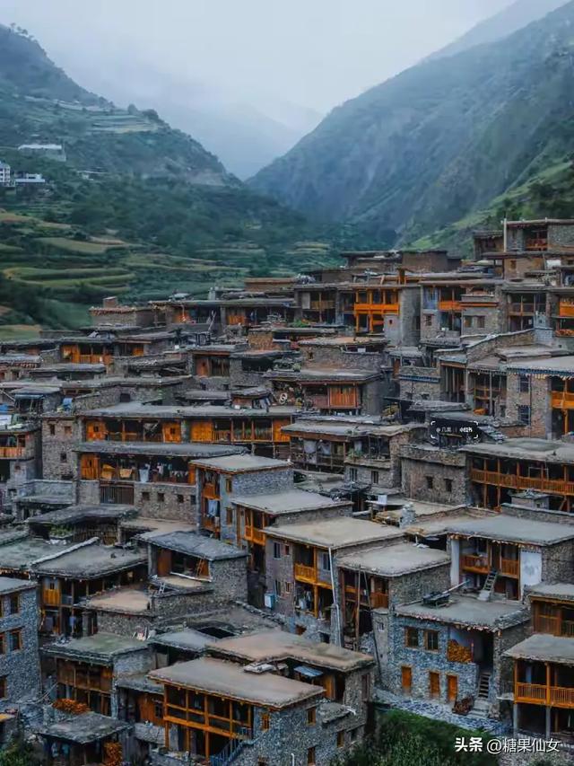 标题：成都1.5h神仙秘境！3处免费桃源，人少景绝还出片