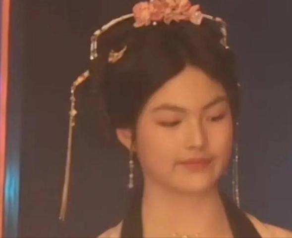 李湘也没想到，自己费心半辈子富养女儿，竟给王岳伦做了“嫁衣”