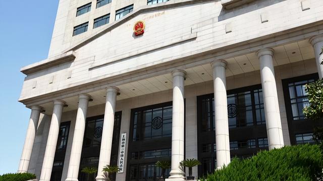 湖北打工妹嫁给英国高管，生下2个混血宝宝，婚后8年持刀捅死丈夫