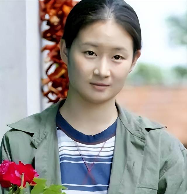 离开赵本山17年后，41岁的"王小蒙"王亚彬，如今的下场怪不了别人