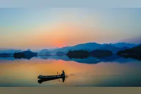 素华流年，星霜荏苒，感叹时光流逝的绝美诗词，值得收藏图片