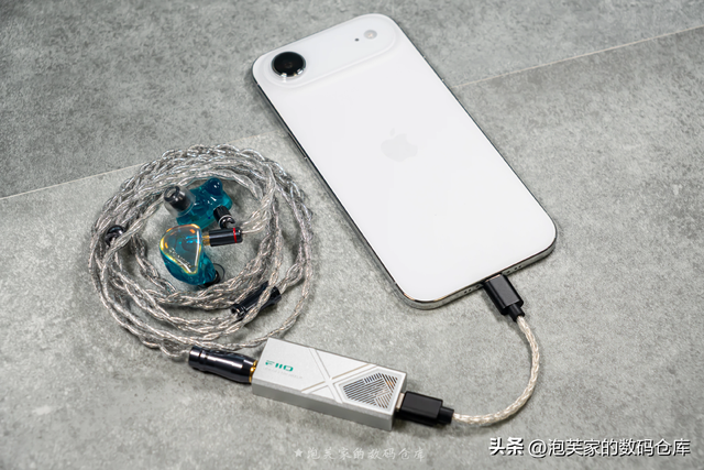 太薄了 折叠屏前瞻？港版iPhone Air体验 续航真不差 17plus青春版！