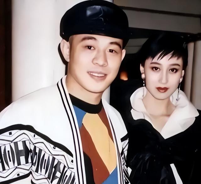 62岁李连杰回应噩耗，手术过程佛珠不离手，聊天记录透露更多细节