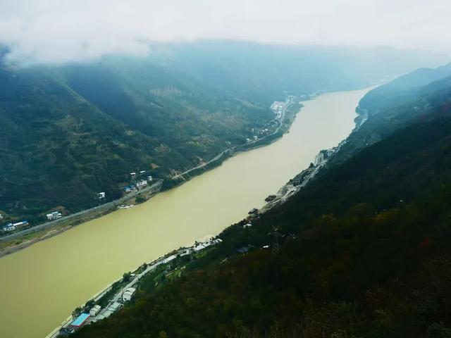 白河有座纱帽山