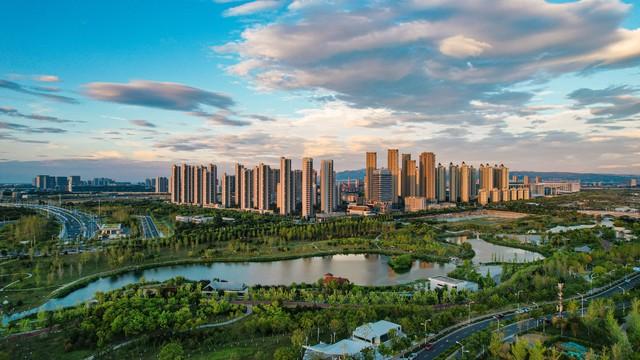 我是贵阳人，刚从昆明回来，实在忍不住想说：昆明给我的3点印象