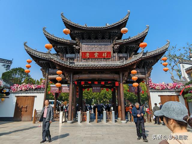 湖北祥云湾：九派建筑环湖立 传统现代共交融