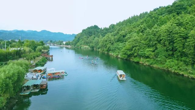就读于黄山市的大一新生看过来，这里免门票！杭州南京市民门票半价！