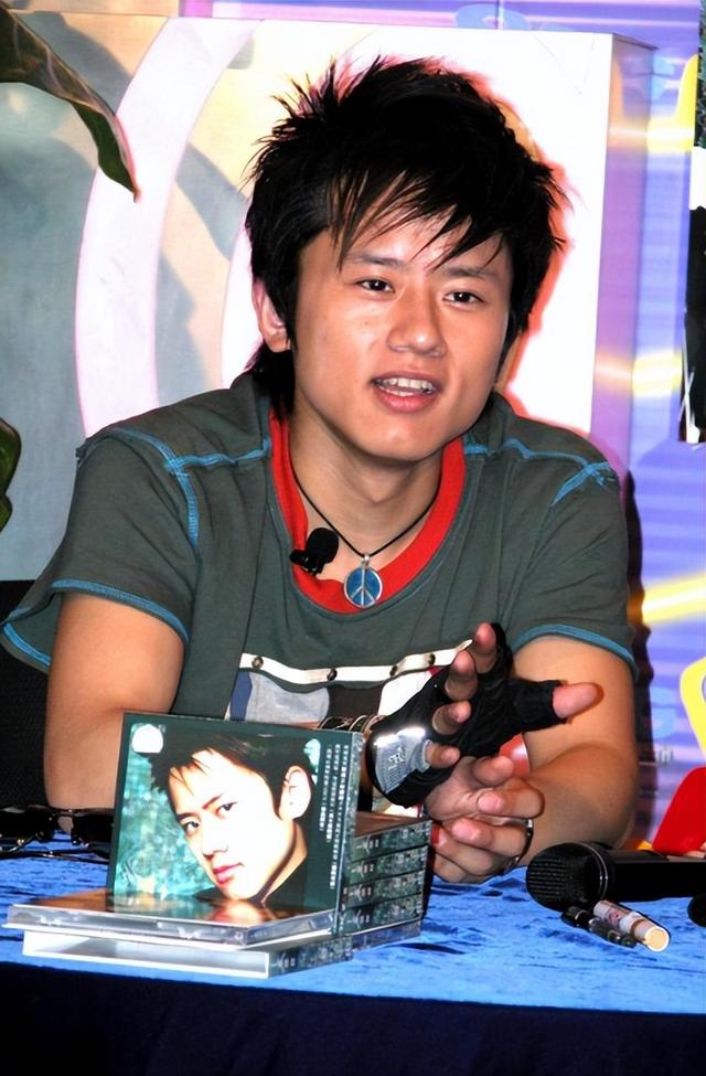 央媒发文，高调官宣42岁张杰喜讯，全网恭喜，终于等到这一天