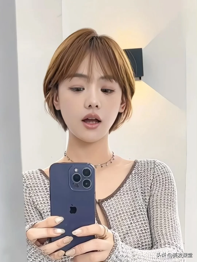 极简贴耳短发｜高级挂耳短发遇到锁骨发，越看越“高级”