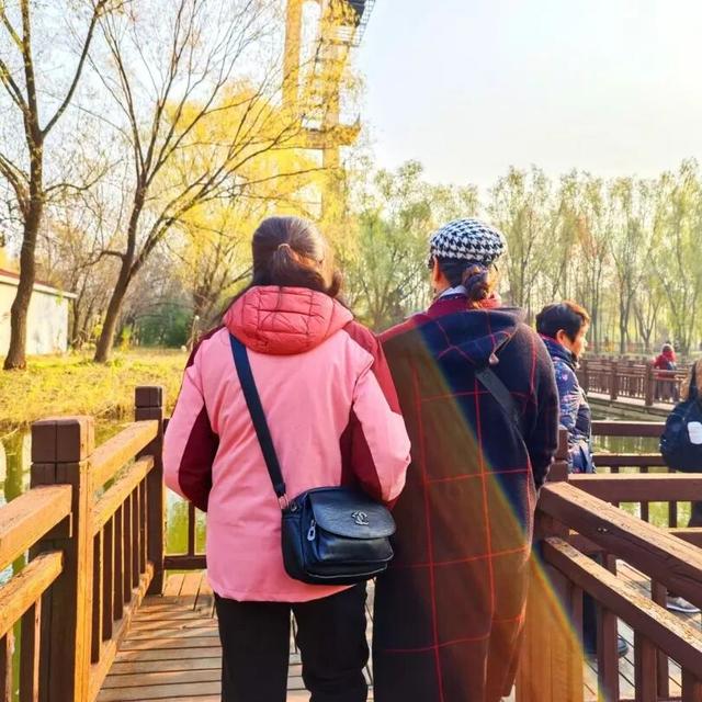 最浪漫的事，牵上“她”的手，湿地走一走