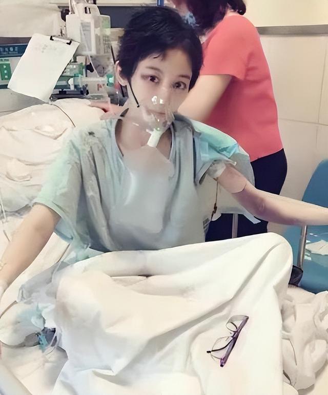 原来她早已去世！26岁全身溃烂不治而亡，被全家8口“吸血”多年