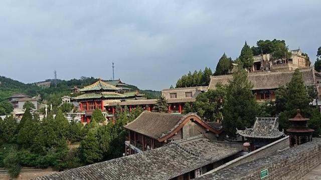 8月19日 先看佳县的白云山庙，再登榆林的镇北台（小学俊男）