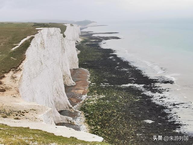 白色断崖与灰色天空，英国南部海岸线的另一种浪漫