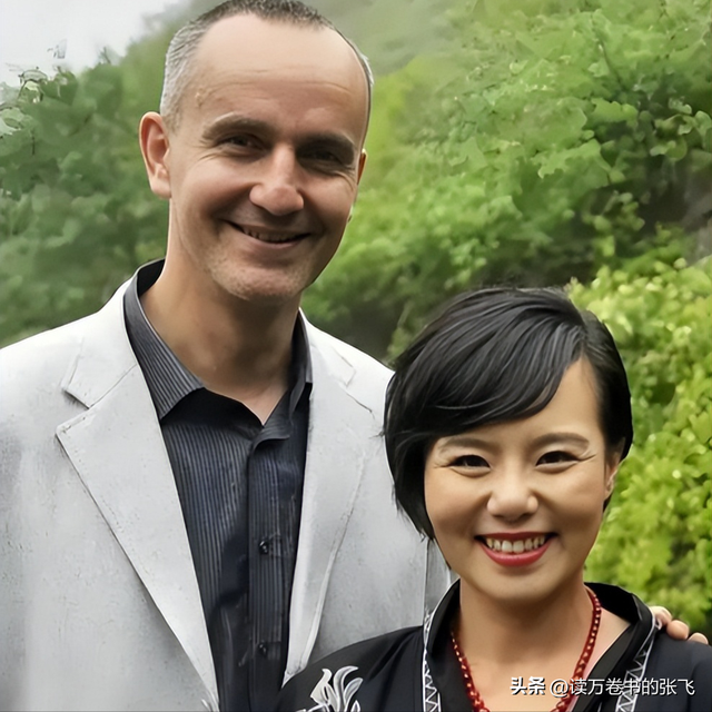 龚琳娜自述离婚内幕：“我们搂着睡了20年，直到他说交了女朋友”