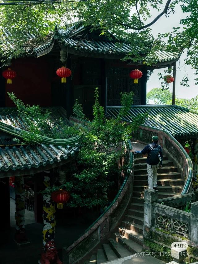 全部免费！成都周边10条最适合9月的徒步线，沿途风光美爆！当天来回不费腿！