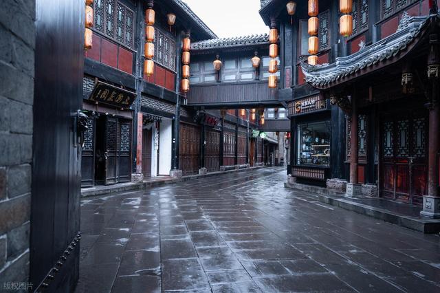 成都杀疯了一夜爆红！四川集体看懵圈！