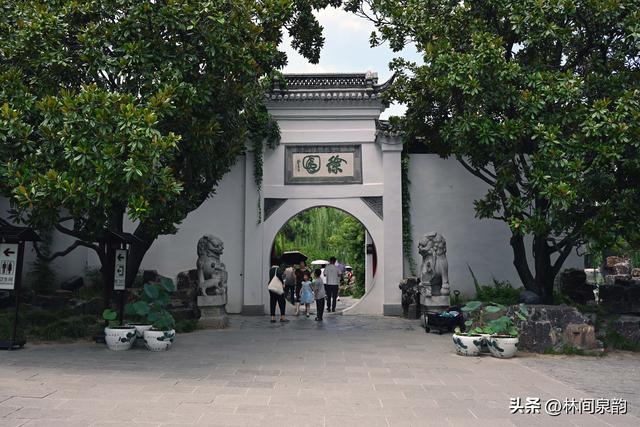 游览心仪已久的扬州瘦西湖，领略自然美景感受人文底蕴，回味无穷