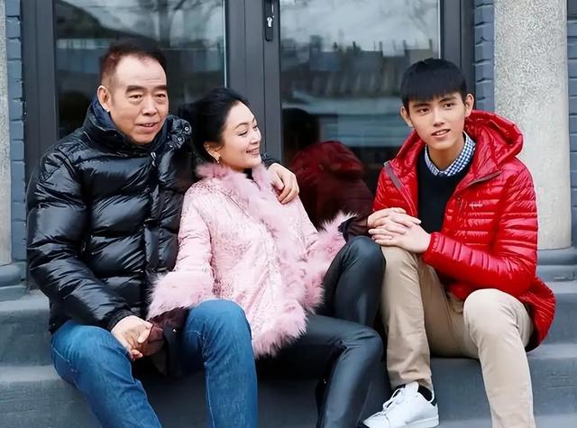 长得太美被导演占为己有？4年后生下大明星儿子，16岁开始争光了