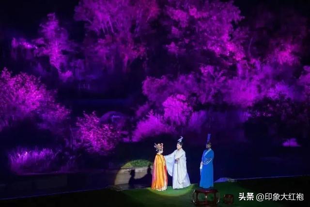 火力全开！印象大红袍上演一夜四场，雨打不散的热爱！