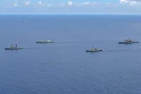 四国南海军演，解放军战舰再度强行加入编队，054A严阵以待图片