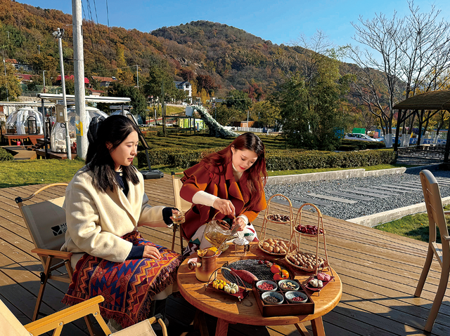 山海为幕 烟火气中觅商机 围炉煮茶 激活连云文旅新消费