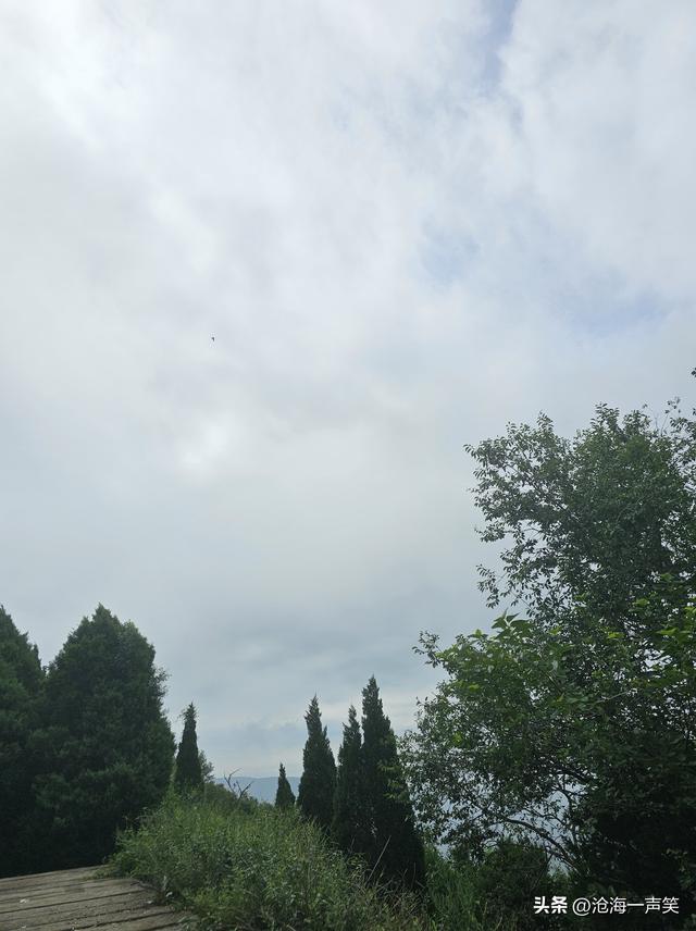 始祖山，连绵起伏，连绵不绝，连绵不断，风景无限在眼前