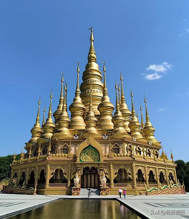 云南西双版纳，极具鲜明特色的旅游胜地。