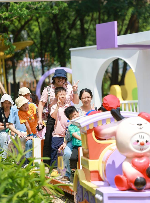 “双节”假期南海文旅商贸揽金超30亿元！过夜游客显著增加