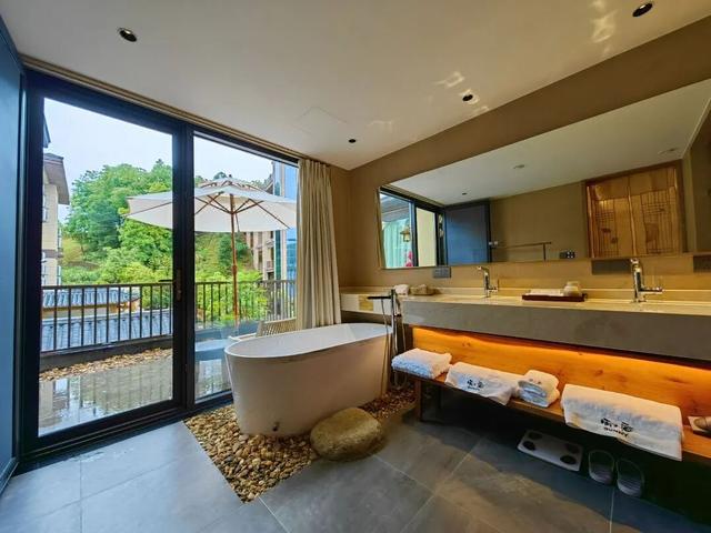 明月山躺平指南：在民宿里感受怦然心动！