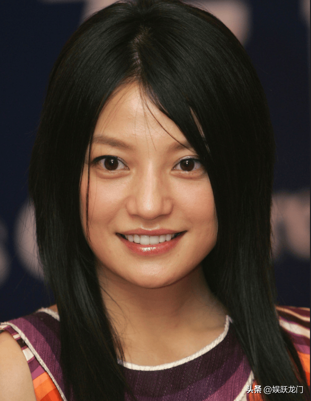 小燕子安好！赵薇封杀4年近况曝光，同名制片人病逝闹乌龙事件！