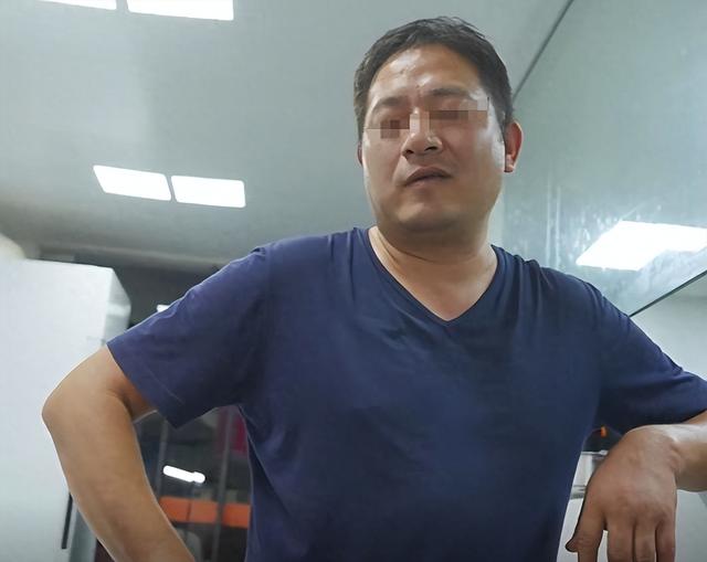 上海面馆48元一杯茅台爆火后，恶心的一幕出现，老板无奈连夜下架