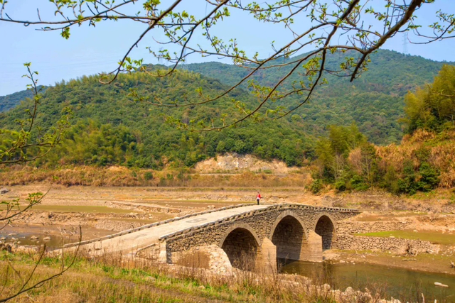 象山欧阳桥：知县赋名，或隐或现