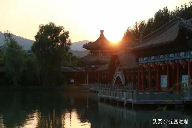 秋日临洮漫游记：20分钟邂逅公园的诗意