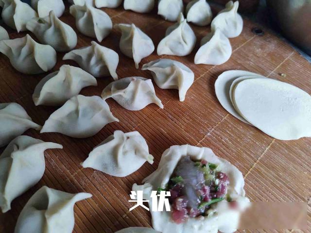 头伏饺子别瞎包，韭菜芹菜不能吃，这4样才是老祖宗的智慧