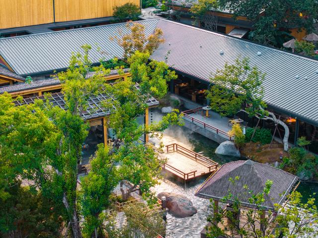 喜座美食村落