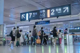 今日延时运营1小时！双节期间成都地铁这样坐图片