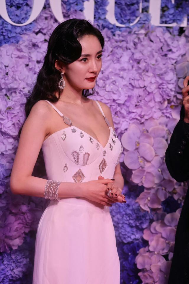 美图福利(17)，林允、杨幂、卢昱晓、宋雨琦、李一桐、孔雪儿
