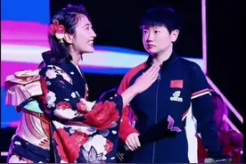 孙颖莎：别这样，我是党员！图片