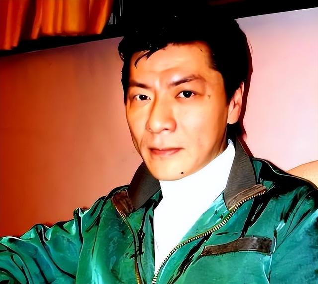 原来这位熟悉的演员早已逝世，3500万遗产留给妻儿，葬礼无人送终