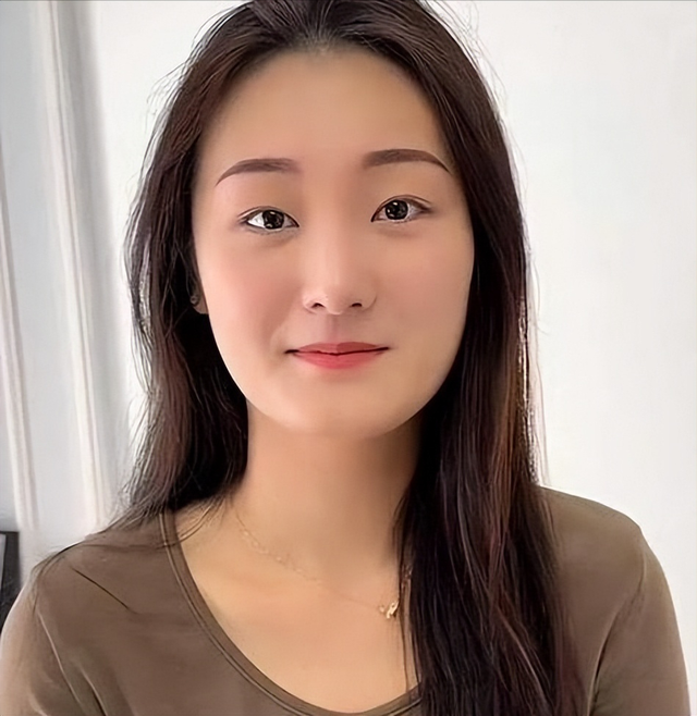 野心撑不起实力！与大衣哥儿子分开后的陈亚楠，又回到了最初起点