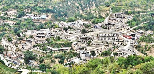 奇崛北武当 大美方山县