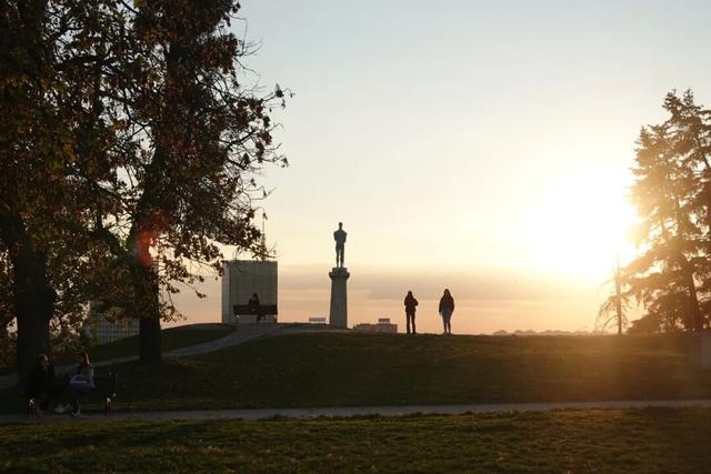 塞尔维亚，一座被轰炸过78天的城市的新生，贝尔格莱德一日游记