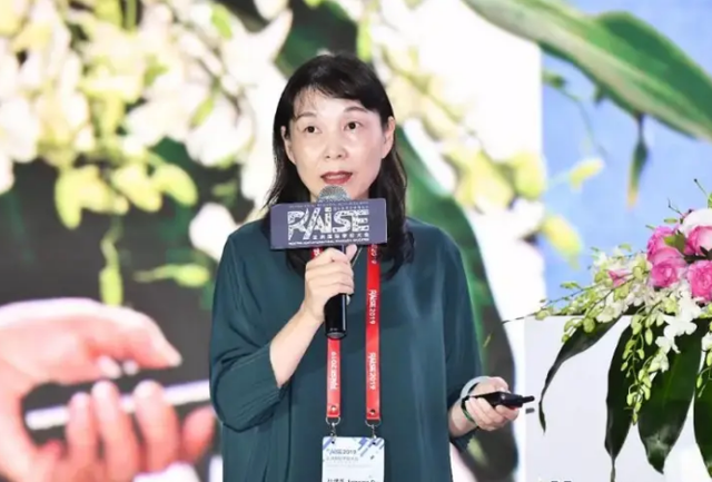 宗庆后遗产案再曝猛料：三房管家貌不惊人，所生子竟由二房抚养？