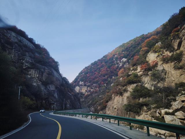 南行漫记：从卢氏走陕西S101红叶大道到南五台服务区露营