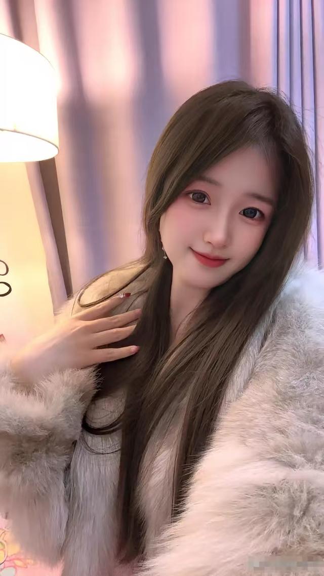 山西一校花，美到极致360°无死角 乖巧呆萌 五官精致 可爱乖乖女